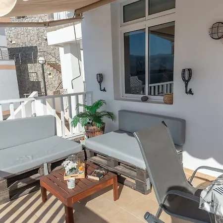 Apartment Amadores Vistas Al Mar Y Piscina Wifi Iii By Lightbooking